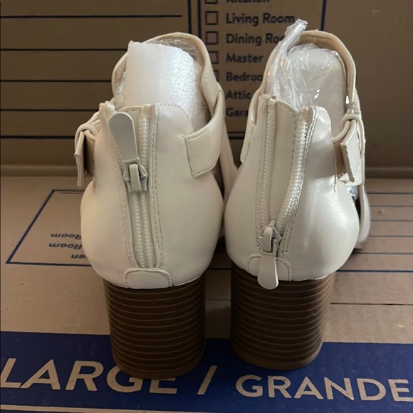 Cream Streamlined Heeled Boots with Modern Silhouette - Picture 6 of 6